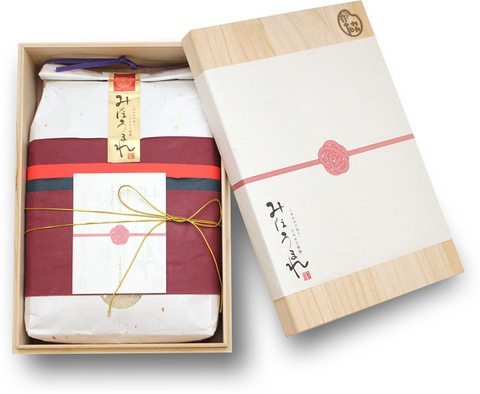 桐箱入り(稲なし).jpg
